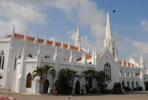St.Thomas Basilica (1893), Mylapore, Chennai, India. Author Simon Chumkat. Licensed under the Creative Commons Attribution