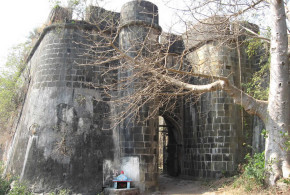 Bassein Fort, India. Author Himanshu Sarpotdar. Licensed under the Creative Commons Attribution