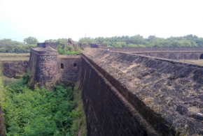 Fort Aguada, Goa, India. Author Abhijit Nandi. Licensed under the Creative Commons Attribution-Share Alike
