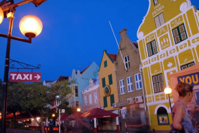 Willemstad, Curacao, Netherlands Antilles. Author Chika Watanabe. Licensed under Creative Commons Attribution