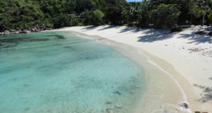 Petit Anse Kerlan, Praslin, Seychelles. Author Fabio Achilli. Licensed under the Creative Commons Attribution